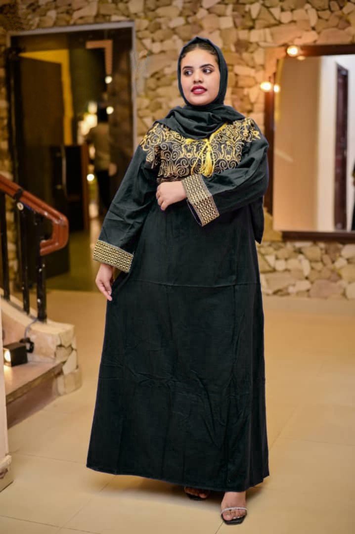 عباية استقبال فخمة تطريز | الخامة قطن