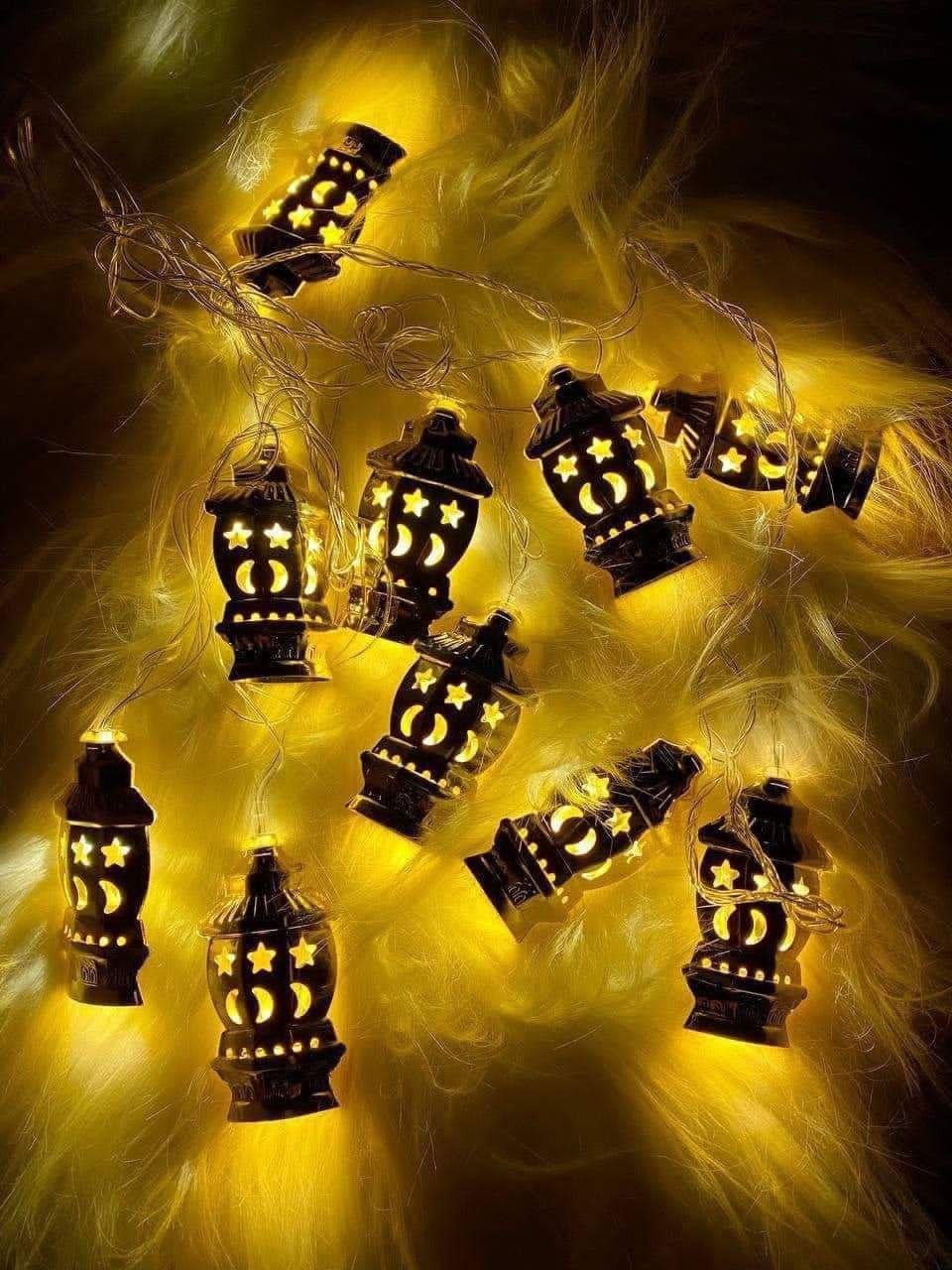 شريط زينة شكل فانوس لرمضان والأعياد